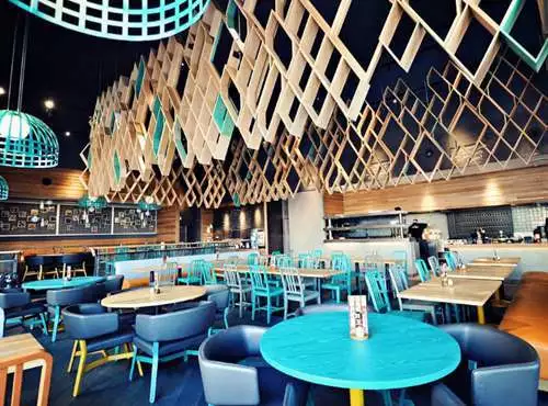 對于年輕食客,如何才能撩動他們的心呢?(圖10)